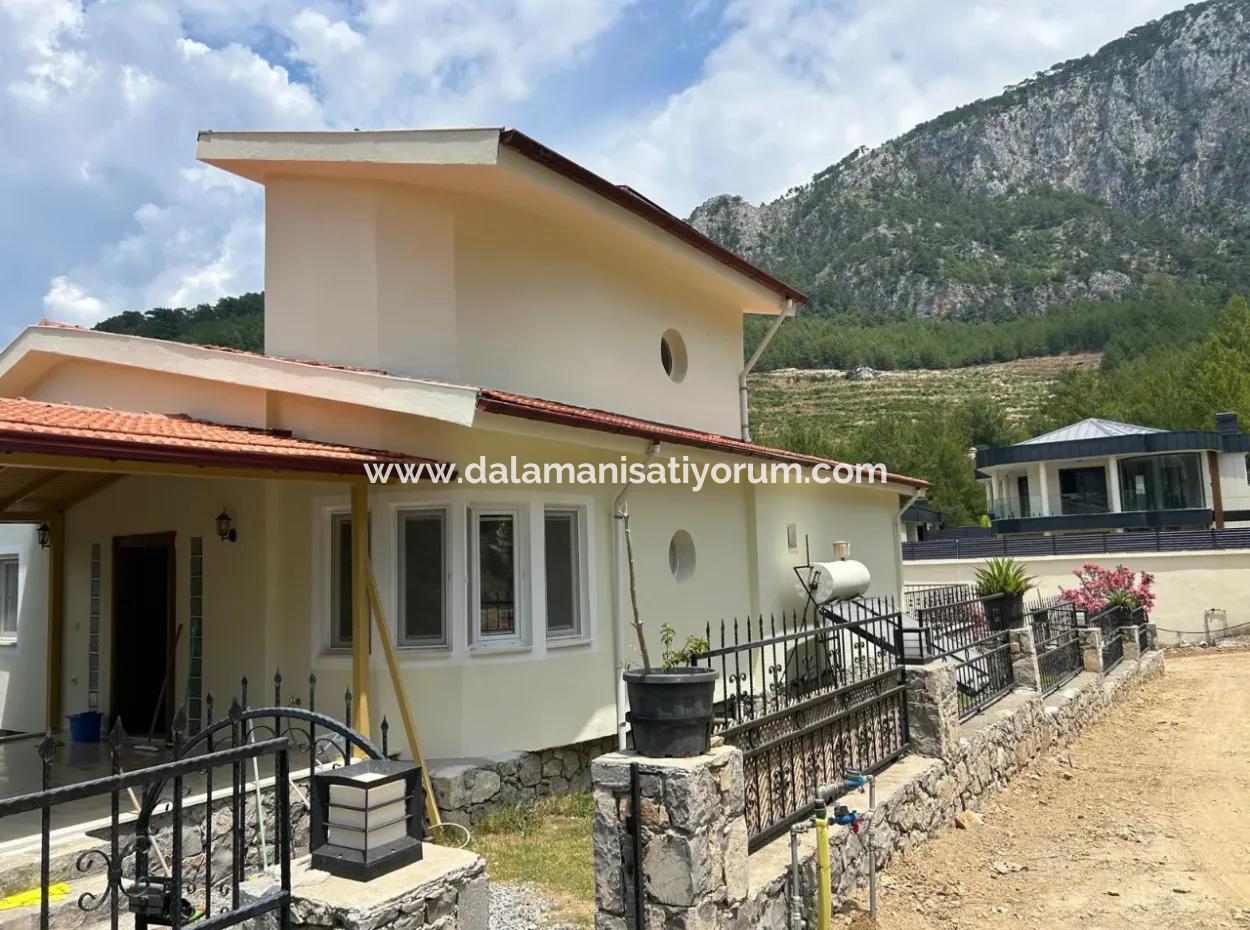 Doğa Mucizesi Akkayada 1500M2 Arsanın İçerisinde 2 Adet Satılık Villalar