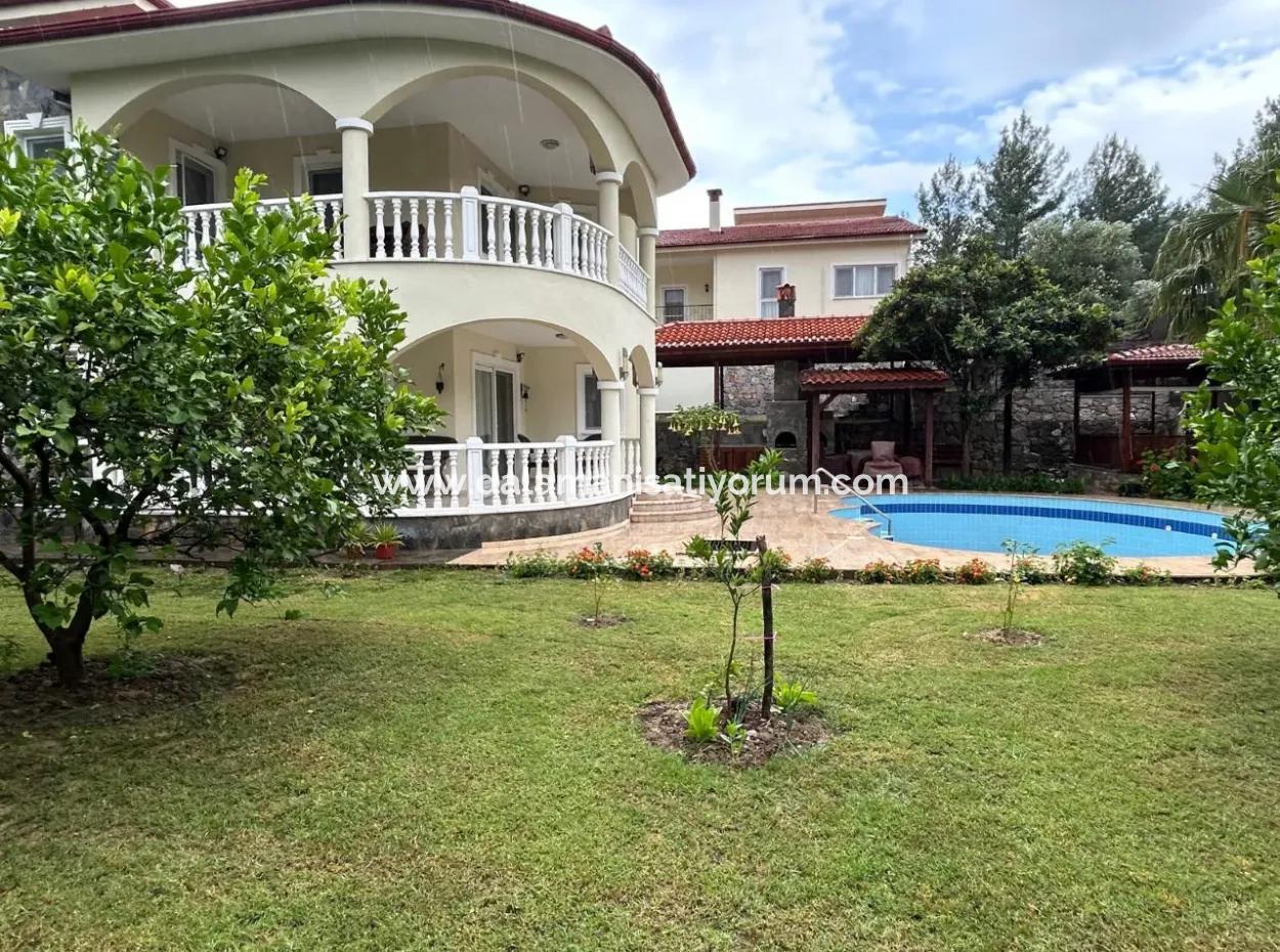 Doğa Mucizesi Akkayada 1500M2 Arsanın İçerisinde 2 Adet Satılık Villalar