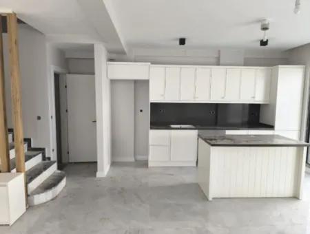 Karaçalı Da Site İçerisinde 3+1 Lüks İkiz Villalar