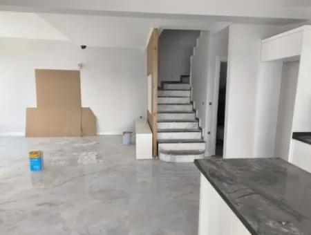 Karaçalı Da Site İçerisinde 3+1 Lüks İkiz Villalar