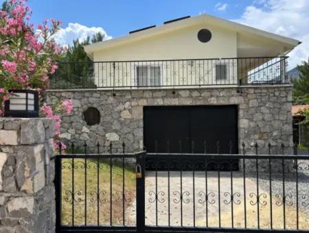 Doğa Mucizesi Akkayada 1500M2 Arsanın İçerisinde 2 Adet Satılık Villalar