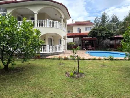 Doğa Mucizesi Akkayada 1500M2 Arsanın İçerisinde 2 Adet Satılık Villalar